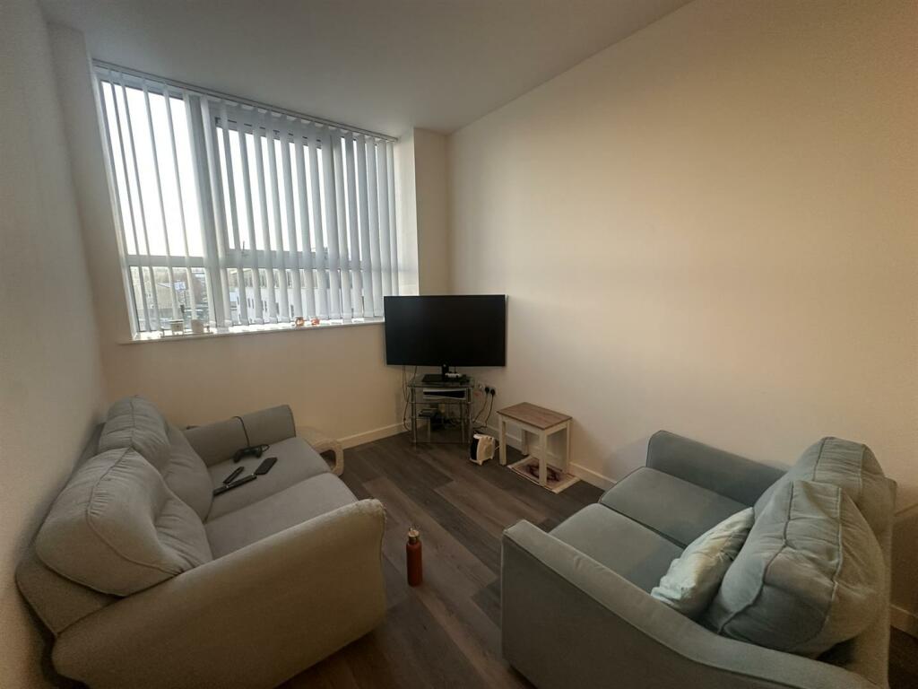 Additional property image - Card House, Bingley Road, Bradford