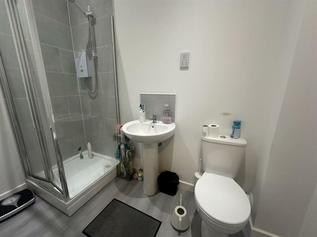 Additional property image - Card House, Bingley Road, Bradford