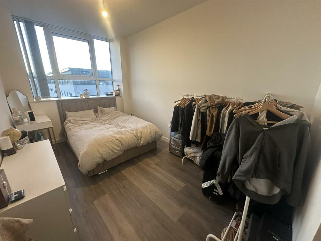 Additional property image - Card House, Bingley Road, Bradford