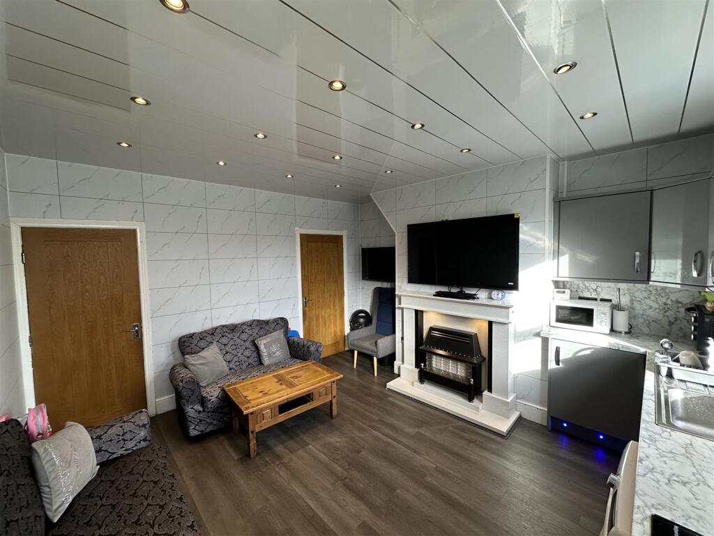 Additional property image - Selborne Grove, Keighley
