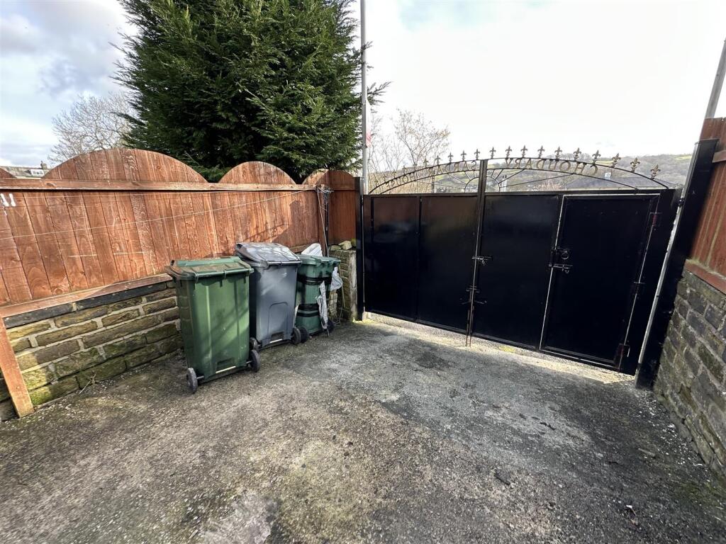 Additional property image - Selborne Grove, Keighley