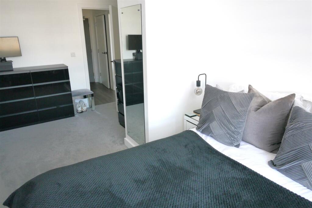 Additional property image - Skyline Apartments,The Causeway