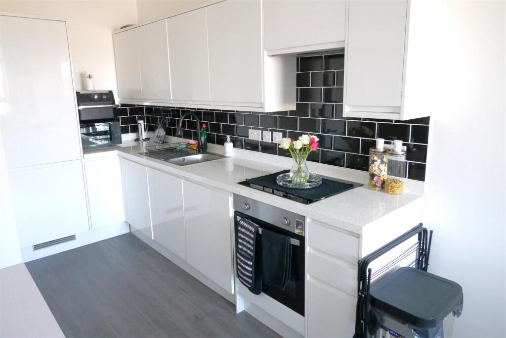 Additional image 2 of Skyline Apartments,The Causeway