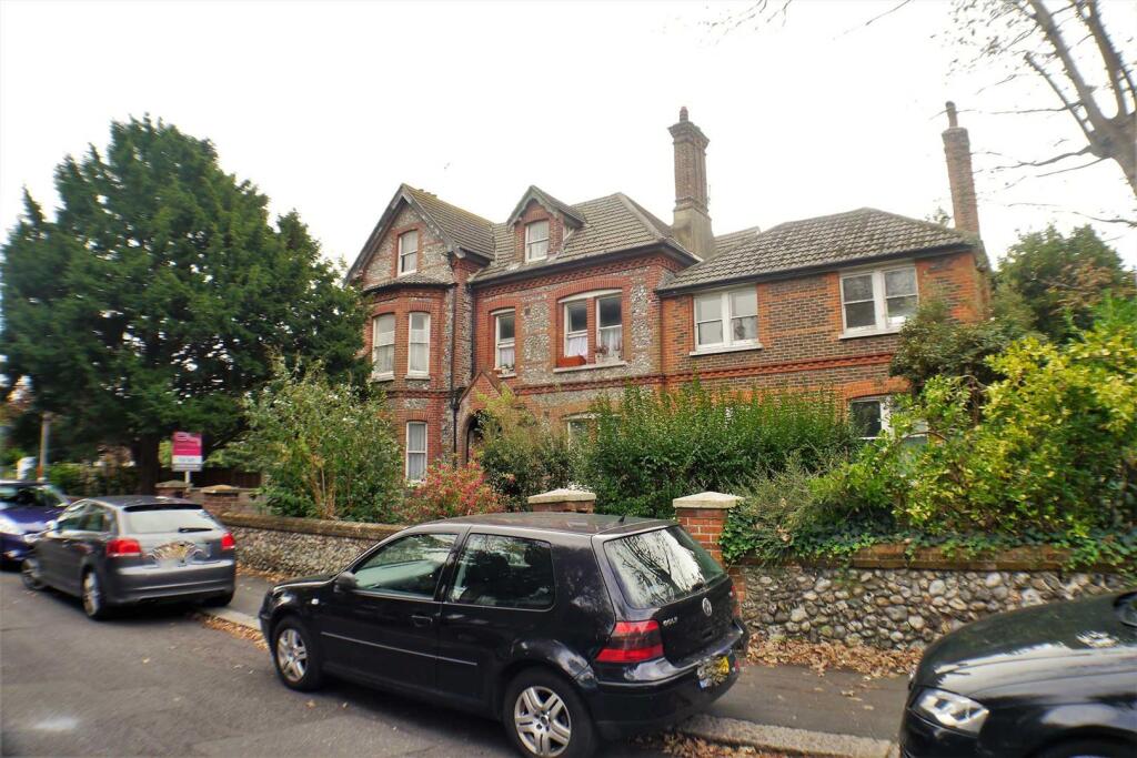 Main image of property: Elmcroft,1 Lansdowne Road