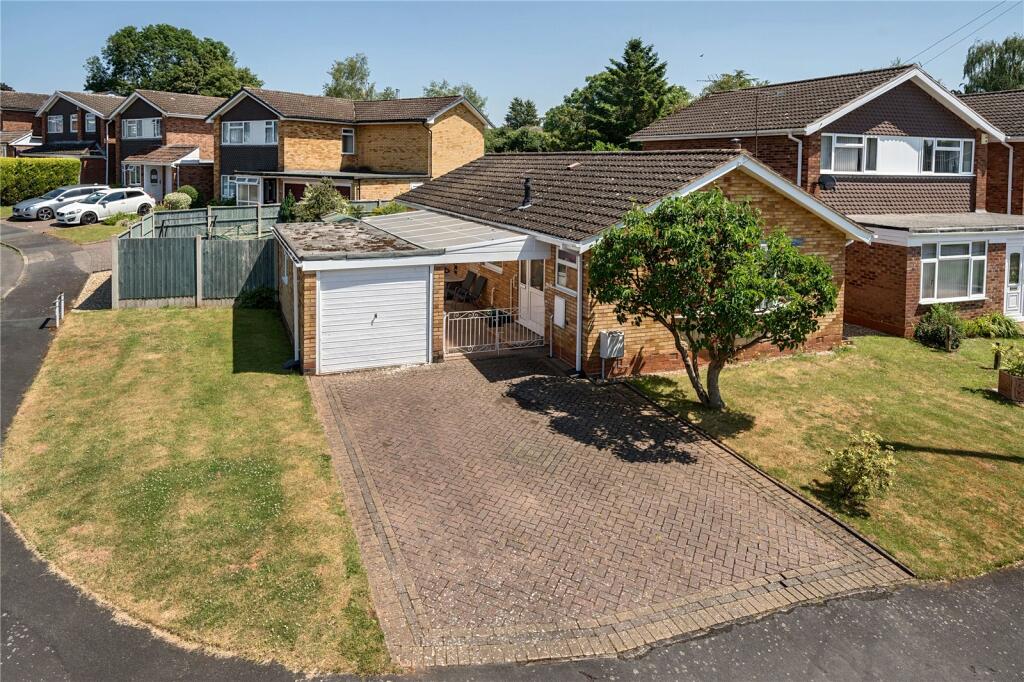 2 bedroom bungalow for sale in Bridge Road, Alveley, Bridgnorth, Shropshire, WV15