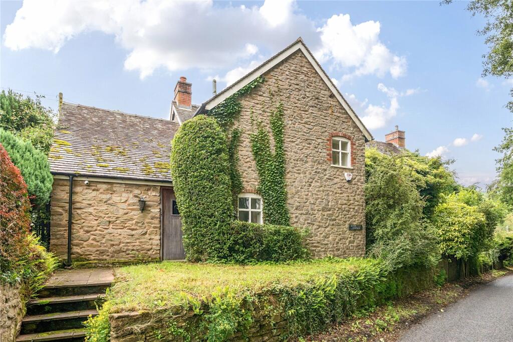 3 bedroom detached house for sale in Overton, Ludlow, Shropshire, SY8