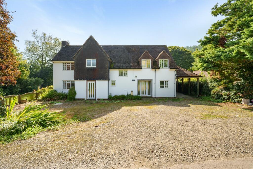 4 bedroom detached house for sale in Bridgend Lane, Bucknell