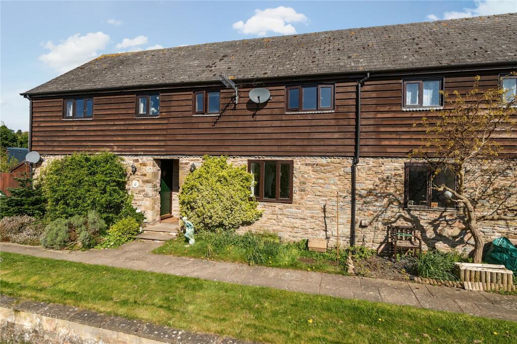 2 bedroom barn conversion for sale in Easthampton, Shobdon, Leominster, Herefordshire, HR6