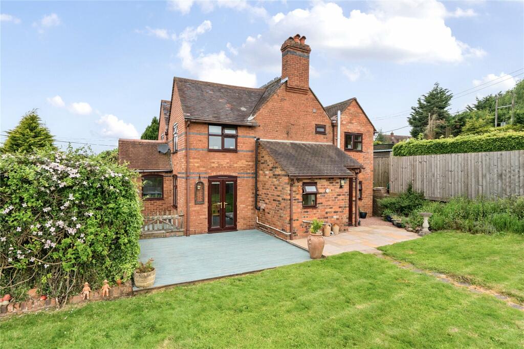 4 bedroom detached house for sale in Knowbury, Ludlow, Shropshire, SY8
