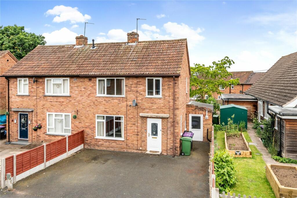 3 bedroom semidetached house for sale in Lodge Lane, Bridgnorth