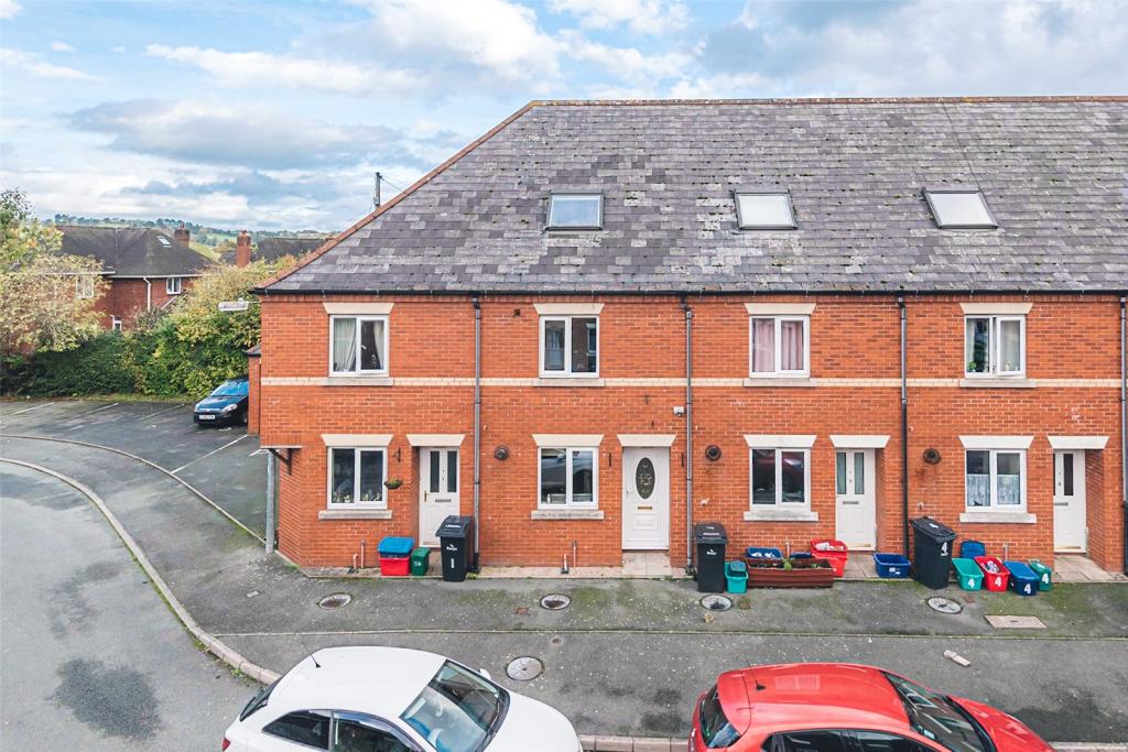 3 bedroom terraced house for sale in Hill View Close, Newtown, Powys, SY16