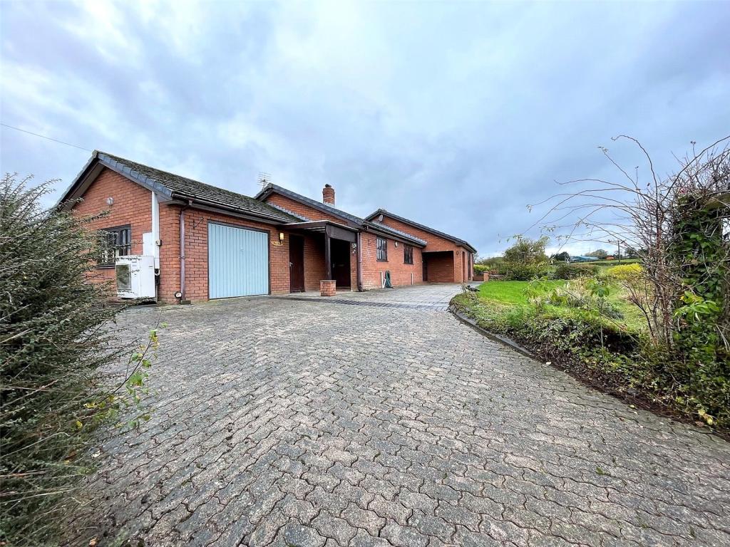 3 bedroom bungalow for sale in Llanddewi, Llandrindod Wells, Powys, LD1