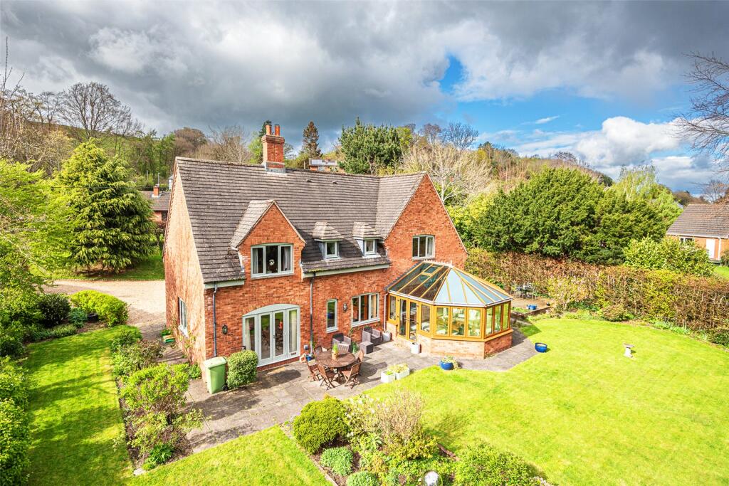 4 bedroom detached house for sale in Milford, Newtown, Powys, SY16