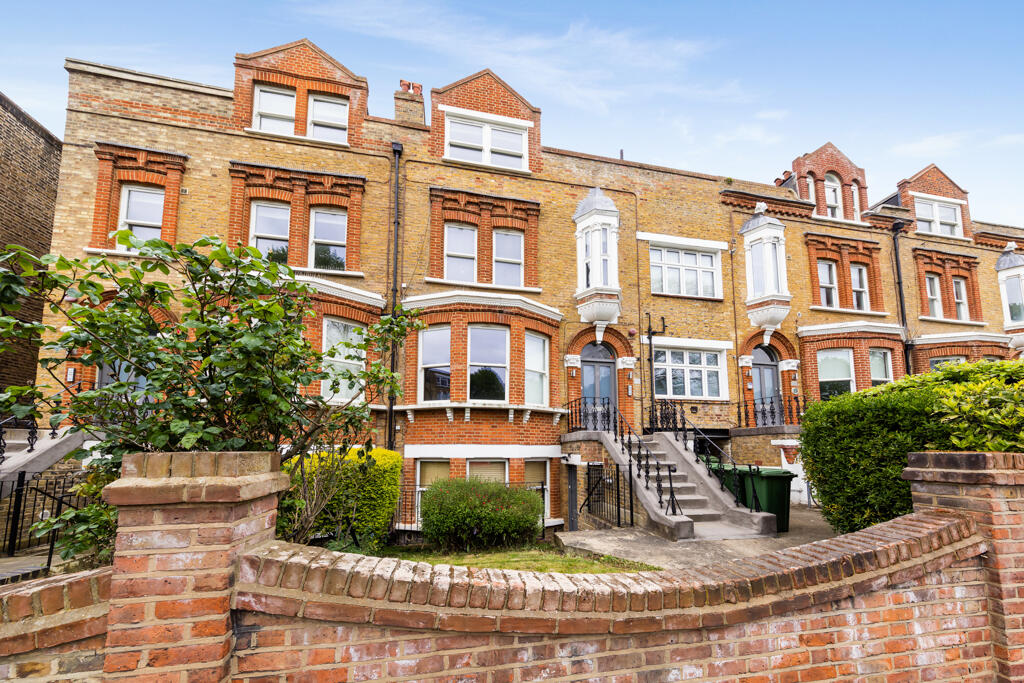 1 bedroom apartment for rent in The Gardens, East Dulwich London SE22