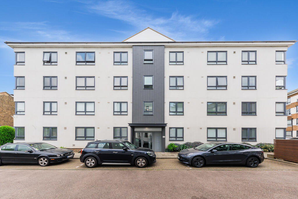 Main image of property: Kew Bridge Court, Brentford London W4