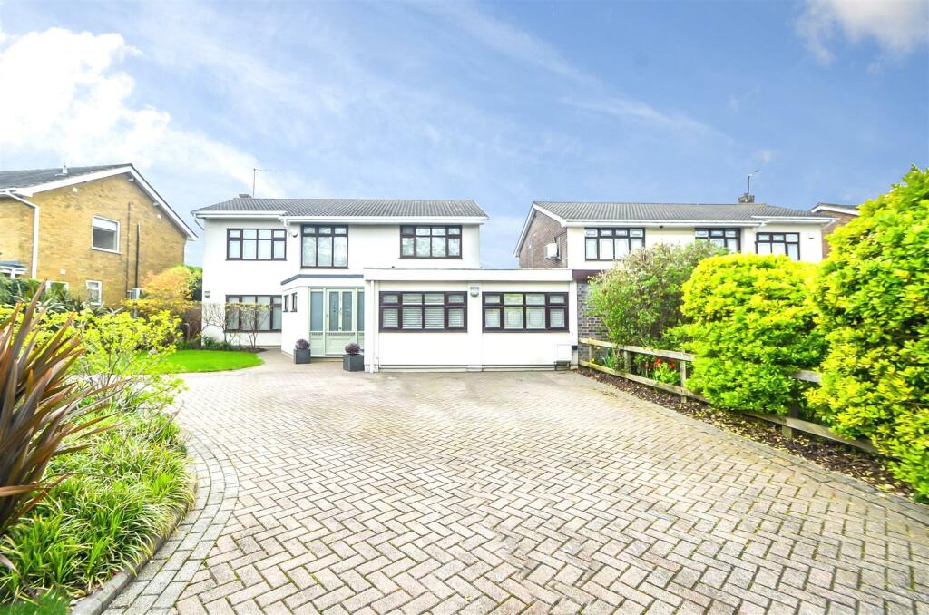 4 bedroom detached house for sale in Shoebury Road, Thorpe Bay, SS1