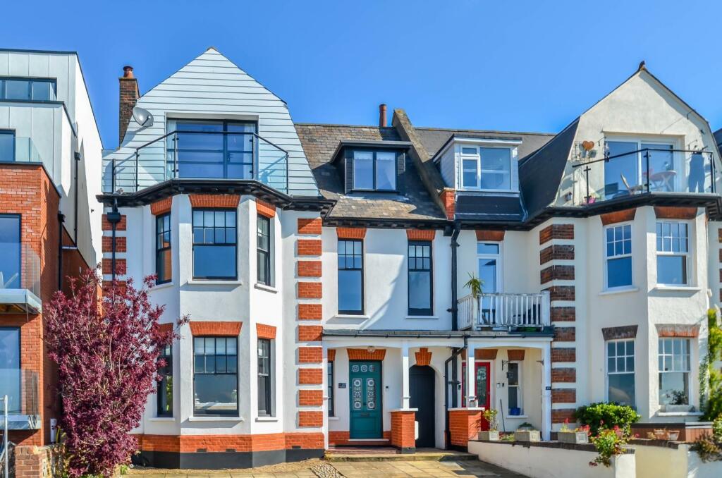 5 bedroom semidetached house for sale in Grand Parade, LeighOnSea, SS9