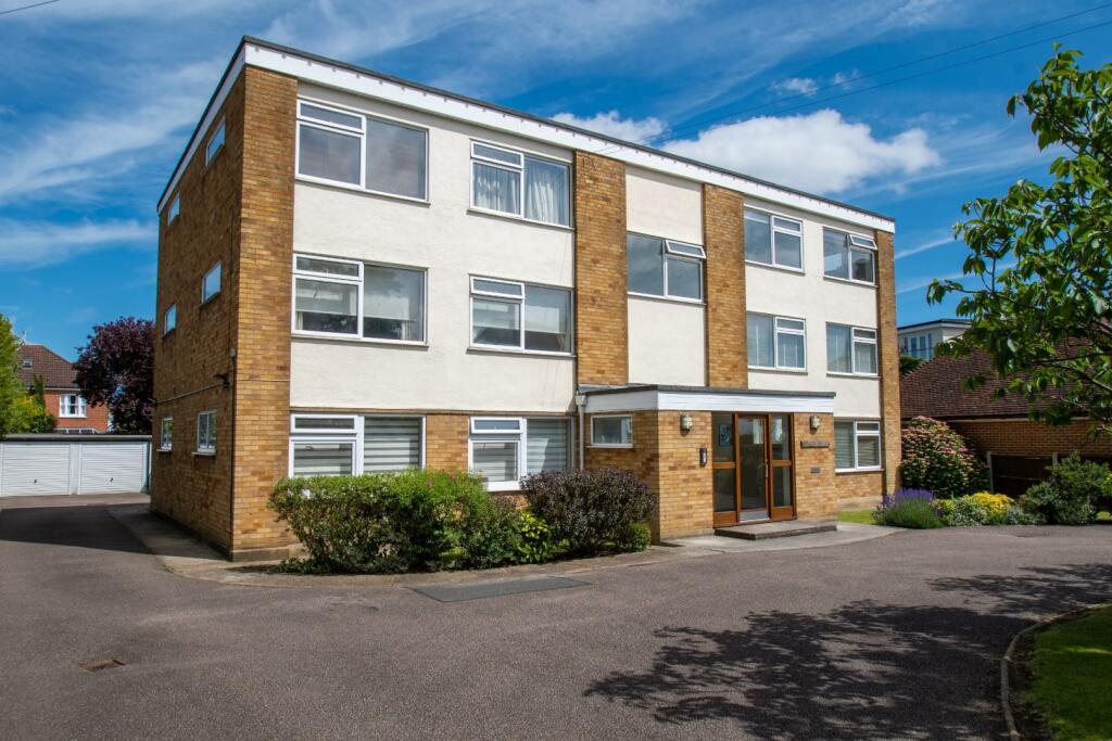 2 bedroom flat for sale in Theobalds Road, Marine Estate LeighOnSea
