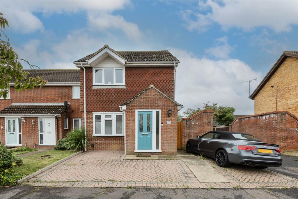 2 bedroom end of terrace house for rent in Mountbatten Drive