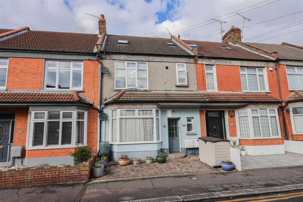 Main image of property: Glendale Gardens, Leigh-On-Sea
