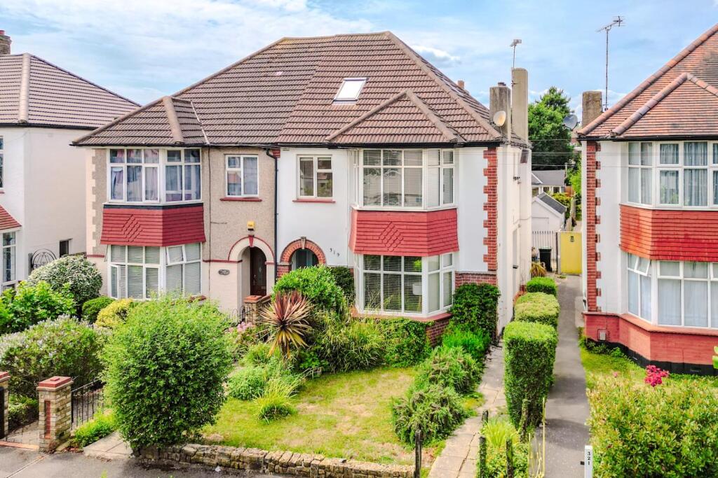 Main image of property: Westbourne Grove, Westcliff-On-Sea