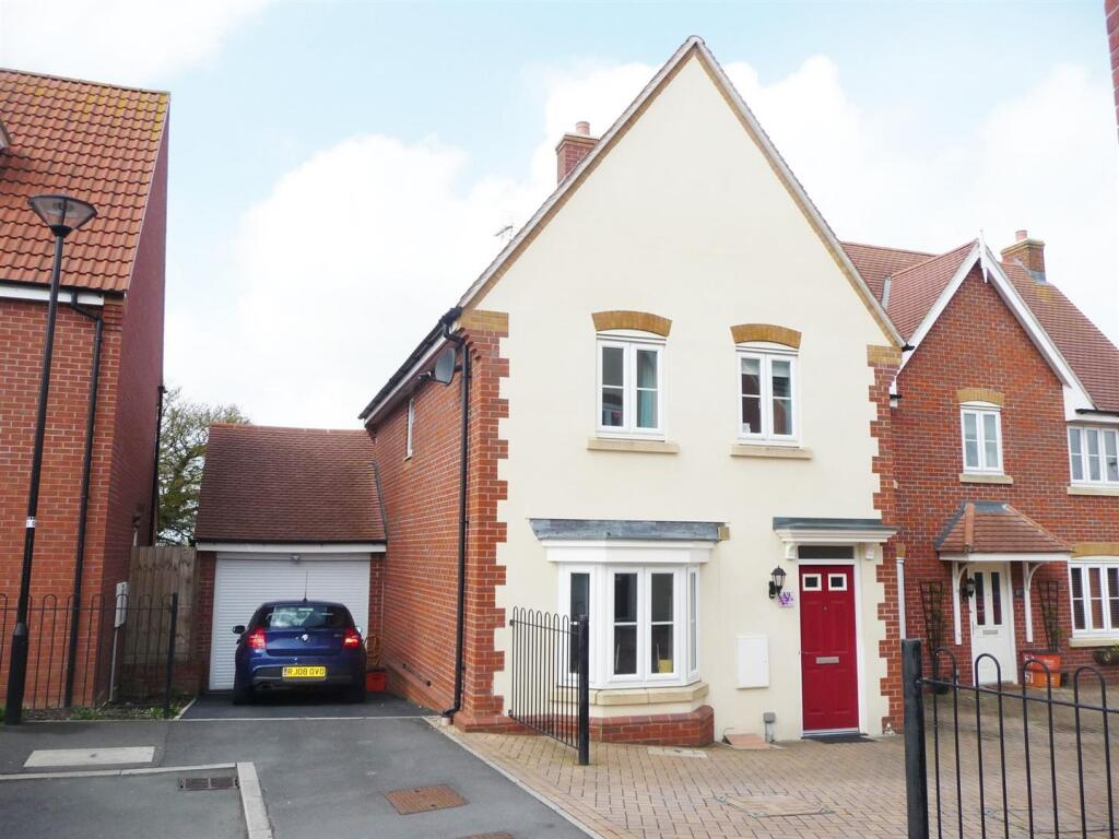 Main image of property: Redhouse, North Swindon. SN25