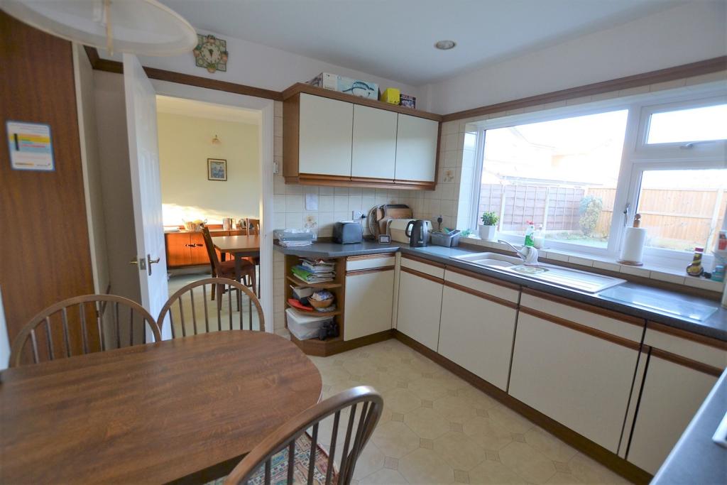 4 bedroom detached house for sale in Capesthorne Close, Holmes Chapel, CW4