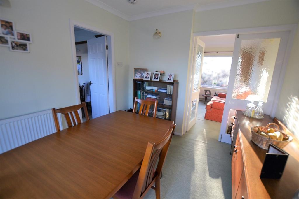 4 bedroom detached house for sale in Capesthorne Close, Holmes Chapel, CW4