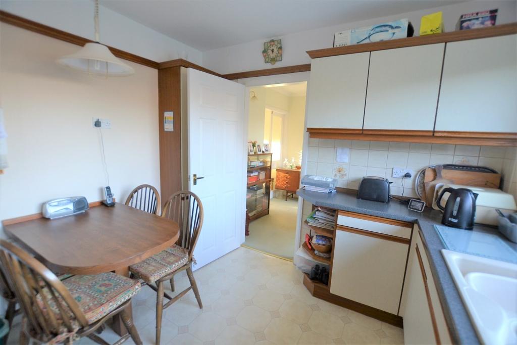 4 bedroom detached house for sale in Capesthorne Close, Holmes Chapel, CW4