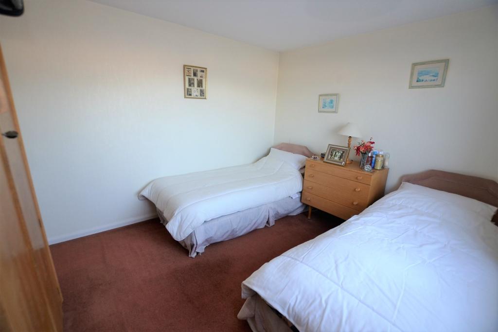 4 bedroom detached house for sale in Capesthorne Close, Holmes Chapel, CW4