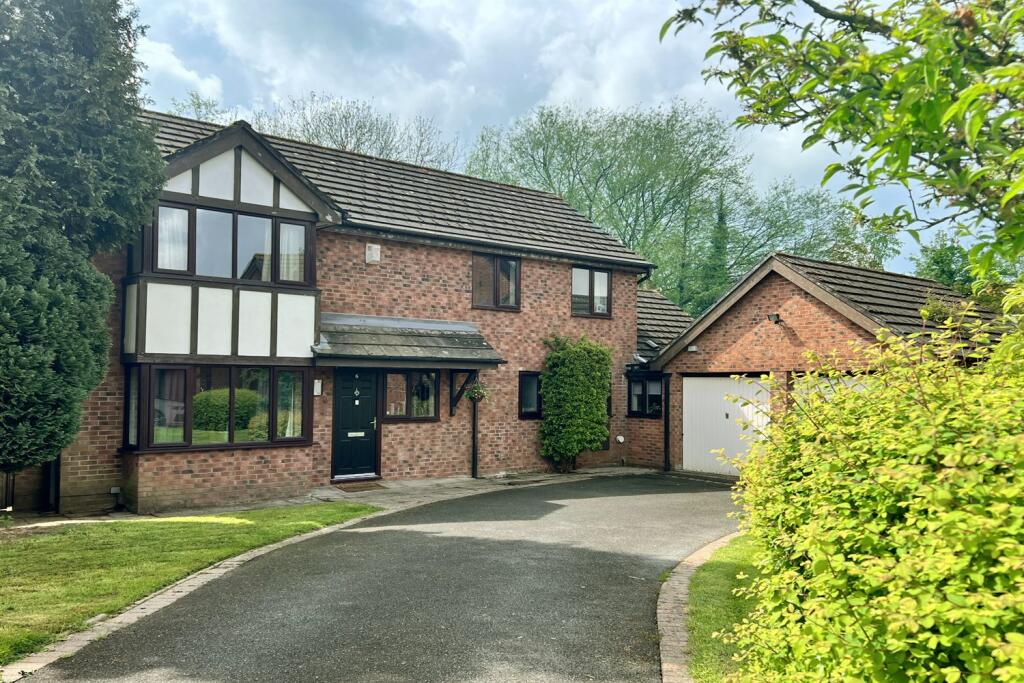 4 bedroom detached house for sale in Mallaig Close, Holmes Chapel, CW4