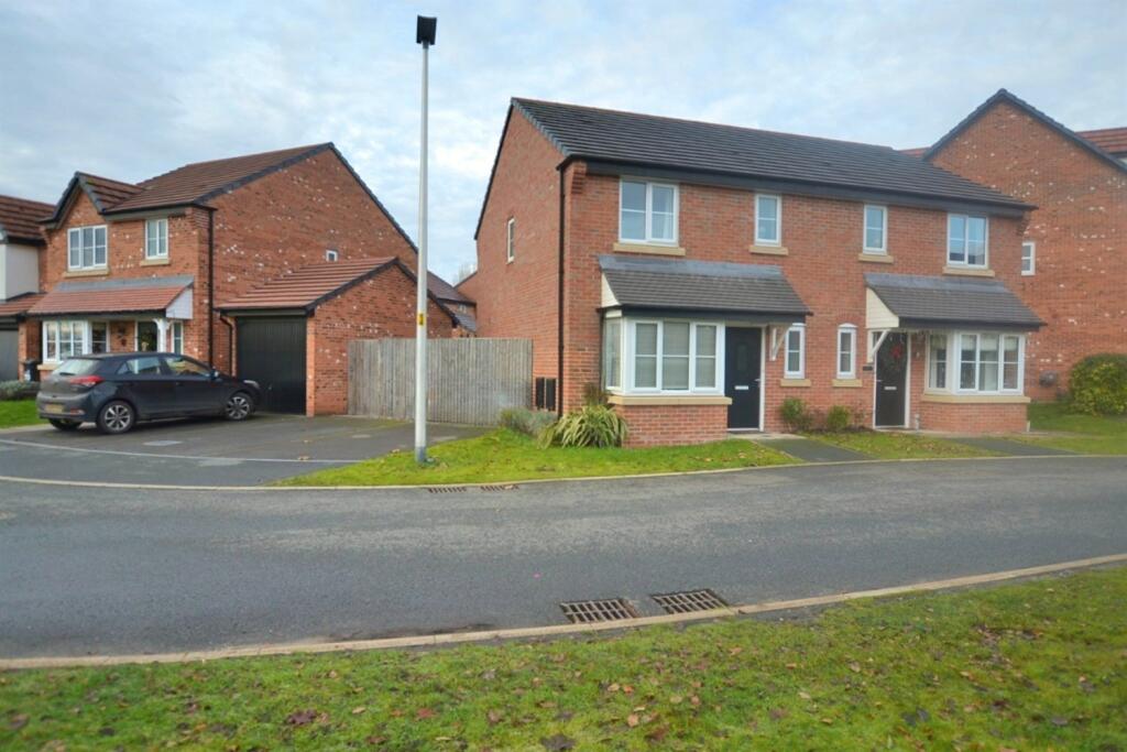 3 bedroom semidetached house for sale in Severn Way, Holmes Chapel, CW4