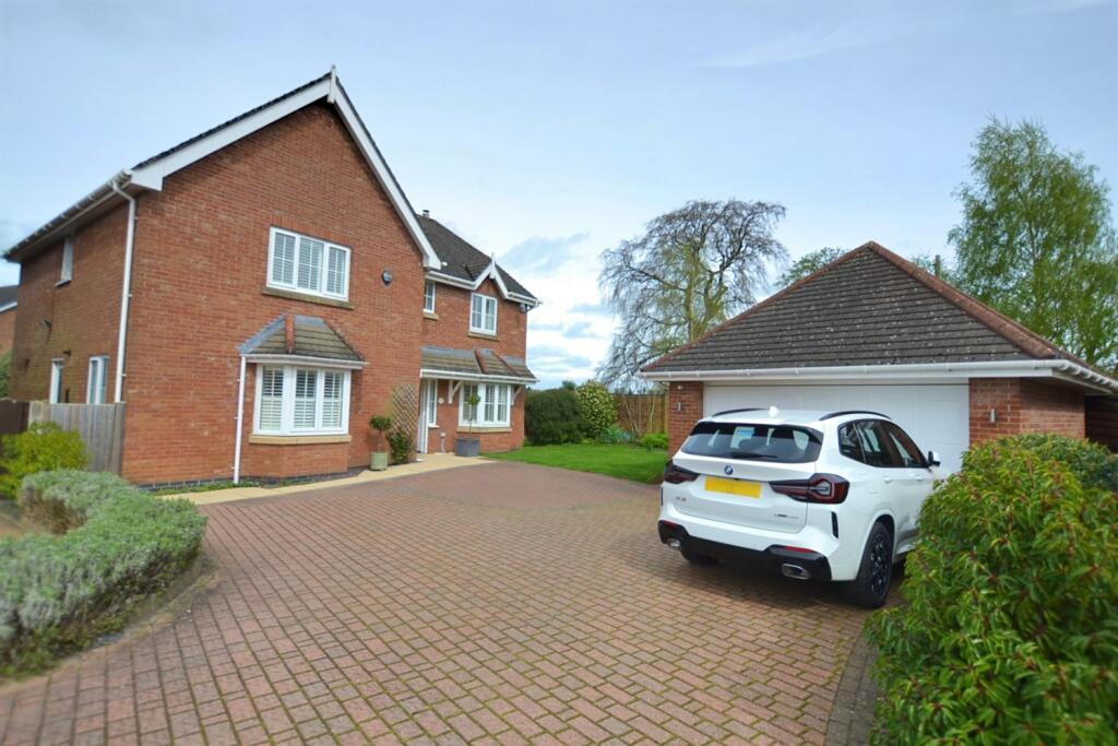 5 bedroom detached house for sale in Hollycroft, Brereton Heath, CW12