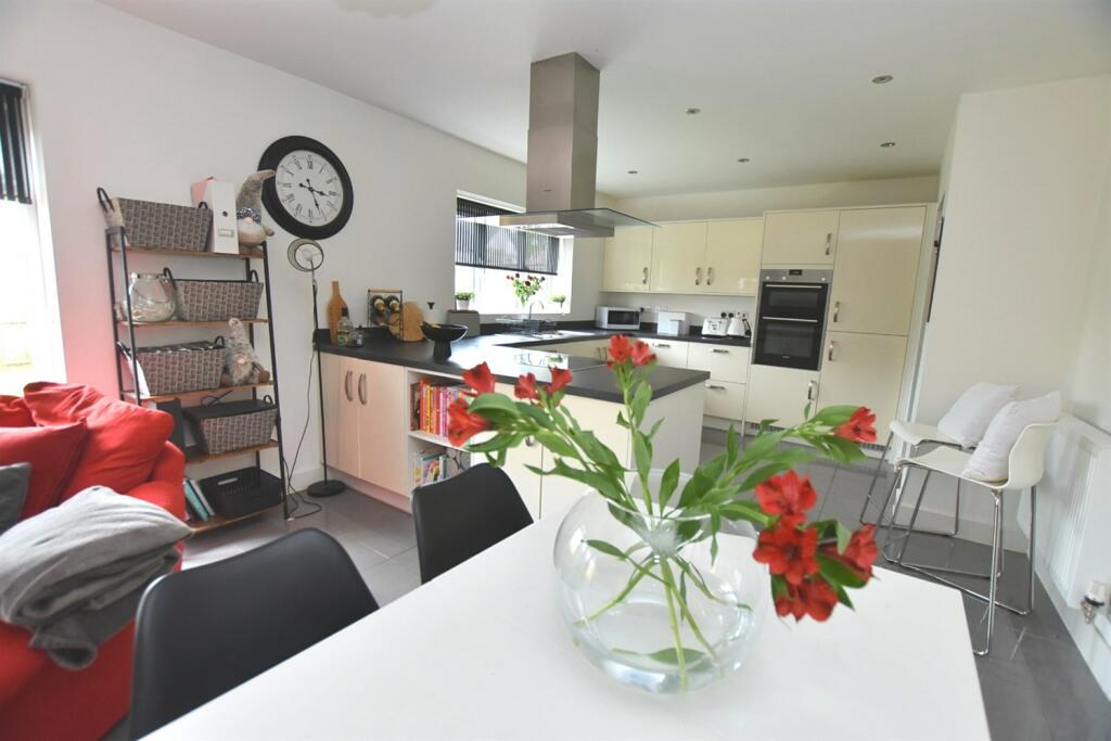Additional property image - Severn Way, Holmes Chapel