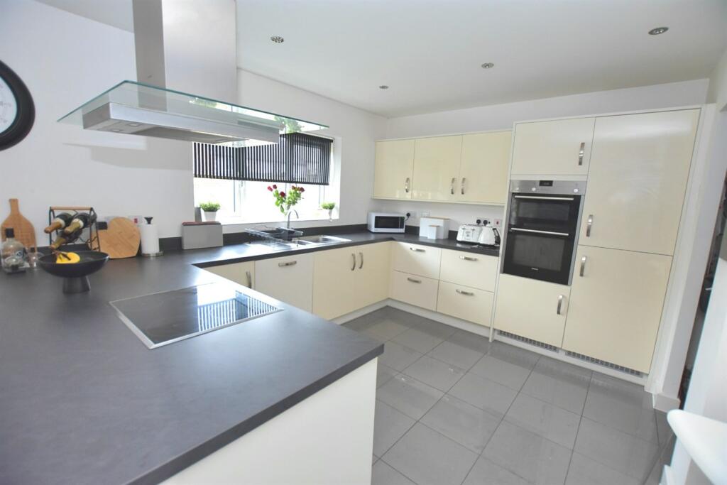 Additional property image - Severn Way, Holmes Chapel
