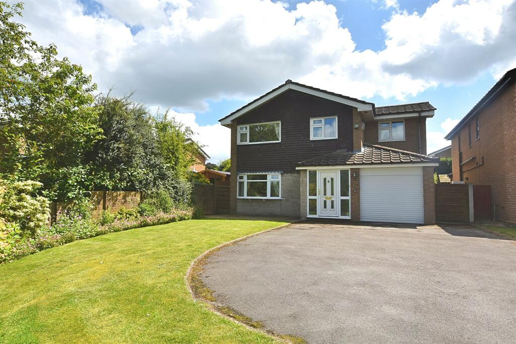4 bedroom detached house for sale in Gawsworth Close, Holmes Chapel, CW4