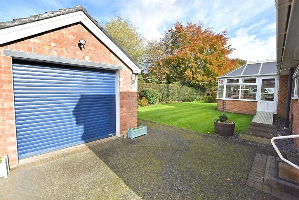 Additional property image - Hillcrest Avenue, Holmes Chapel