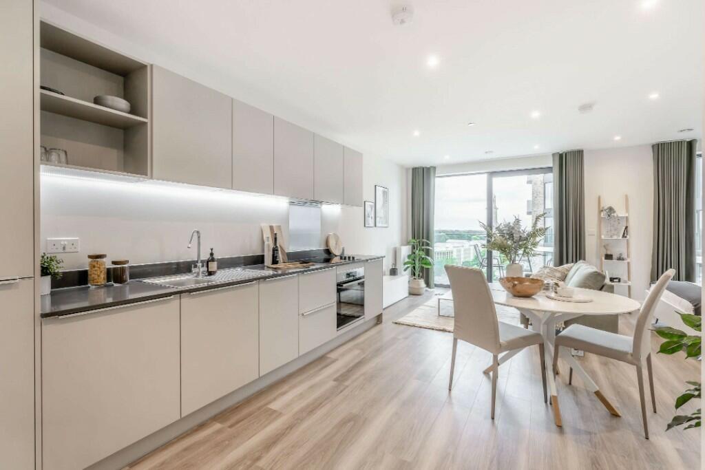 Main image of property: Lionel Road South, London, TW8