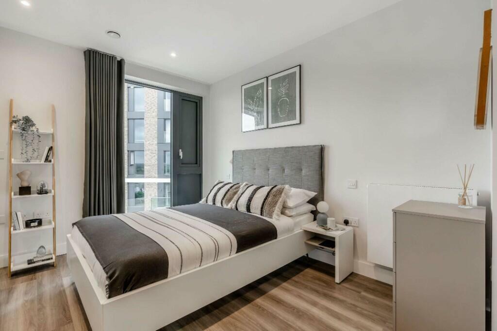 Main image of property: Lionel Road South, London, TW8