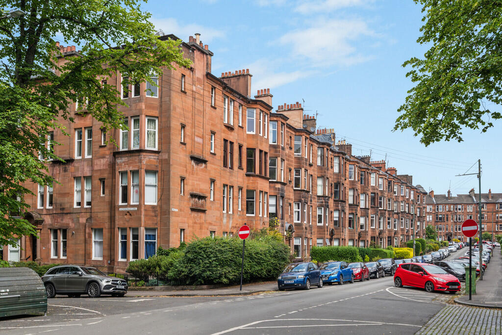 Main image of property: 0/1, 51 Airlie Street, Hyndland, G12 9SP