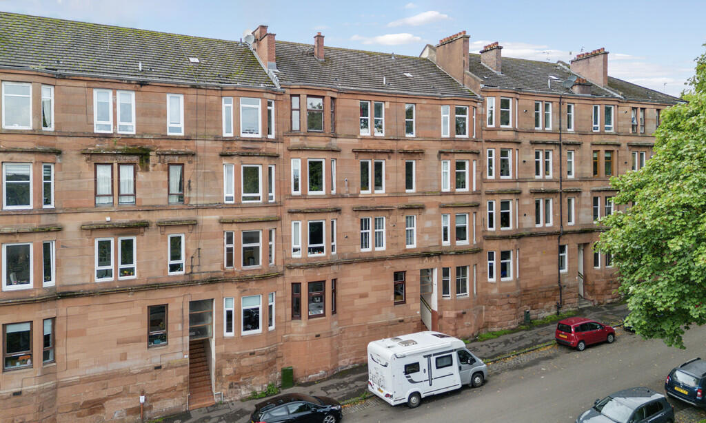 Main image of property: 1/2, 11 Laurel Place, Thornwood, G11 7RE