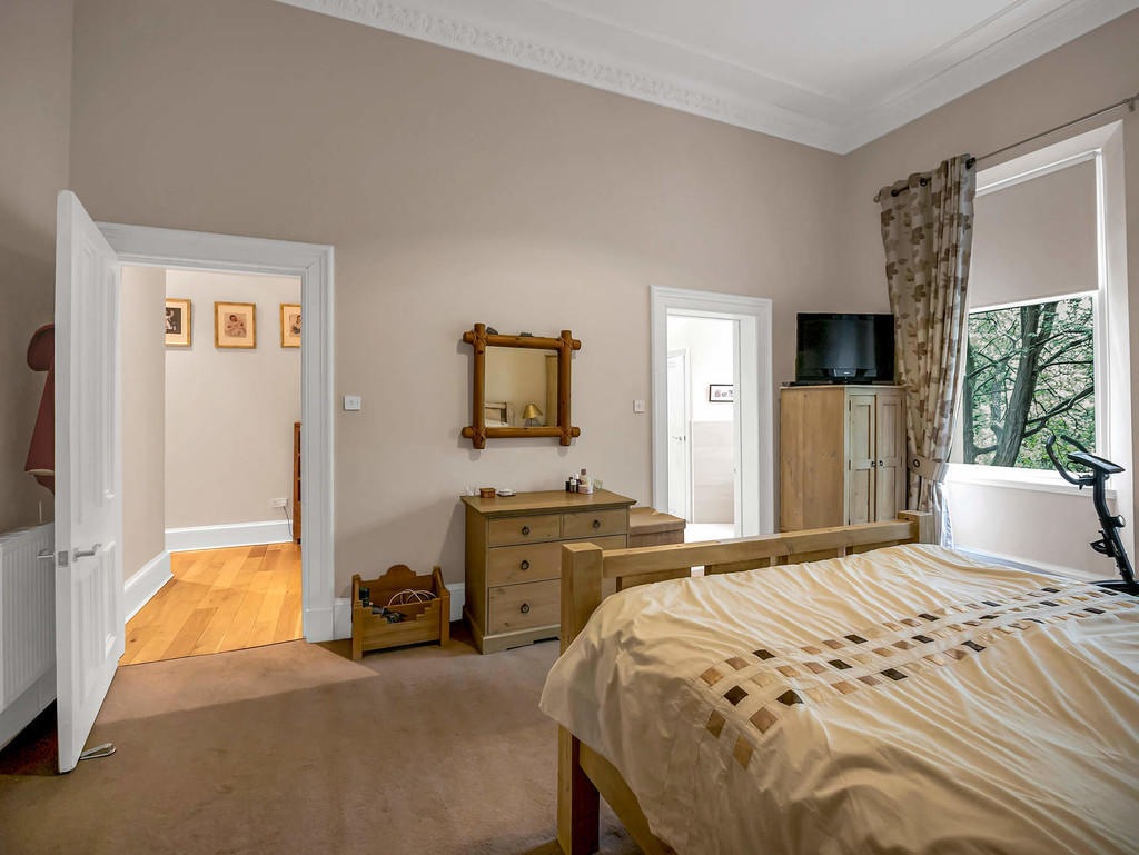 2 bedroom apartment for sale in Horselethill Road, Dowanhill, G12