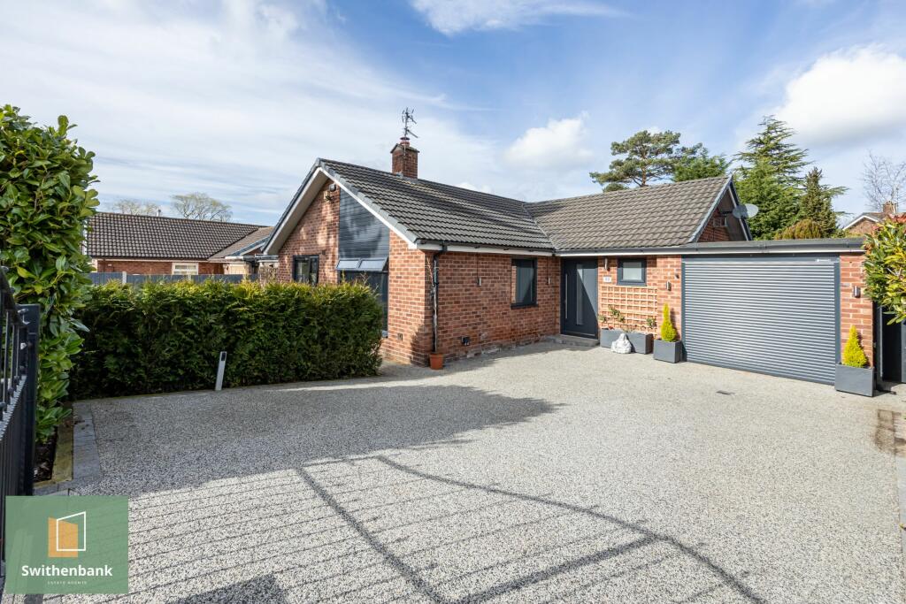 2 bedroom bungalow for sale in Woodlands Road, Wilmslow, SK9