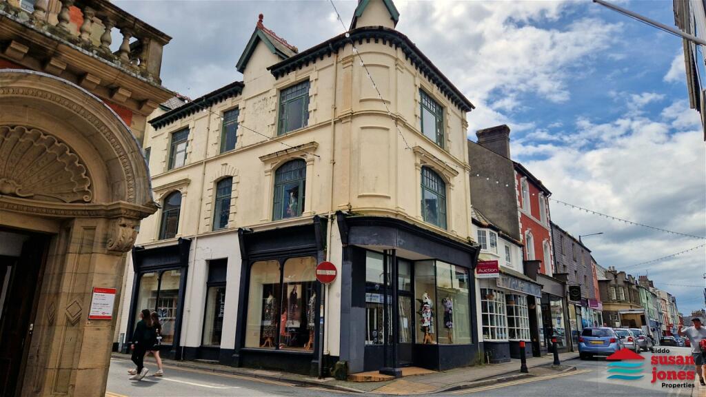 Commercial property for sale in High Street, Pwllheli, LL53