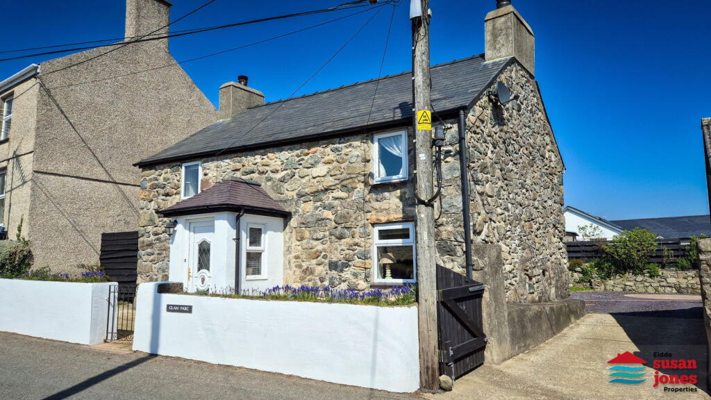 Main image of property: Pentreuchaf, Pwllheli, LL53