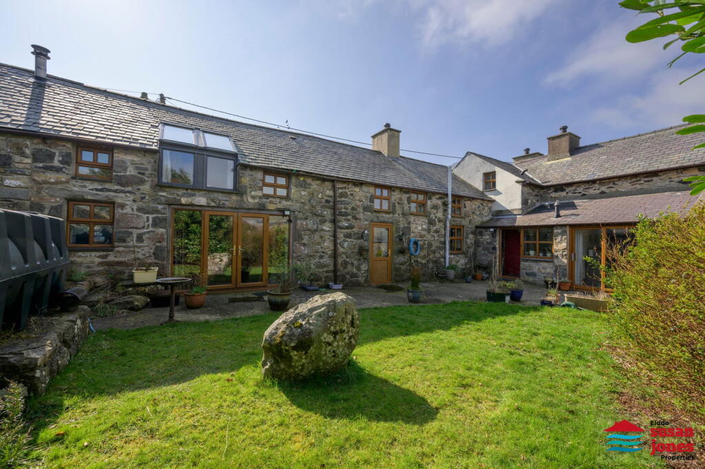 Main image of property: Llanaelhaearn, Caernarfon LL54