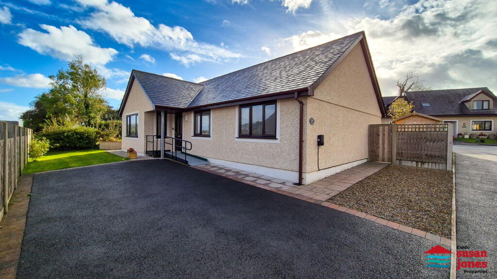 Main image of property: Abererch, Pwllheli, LL53