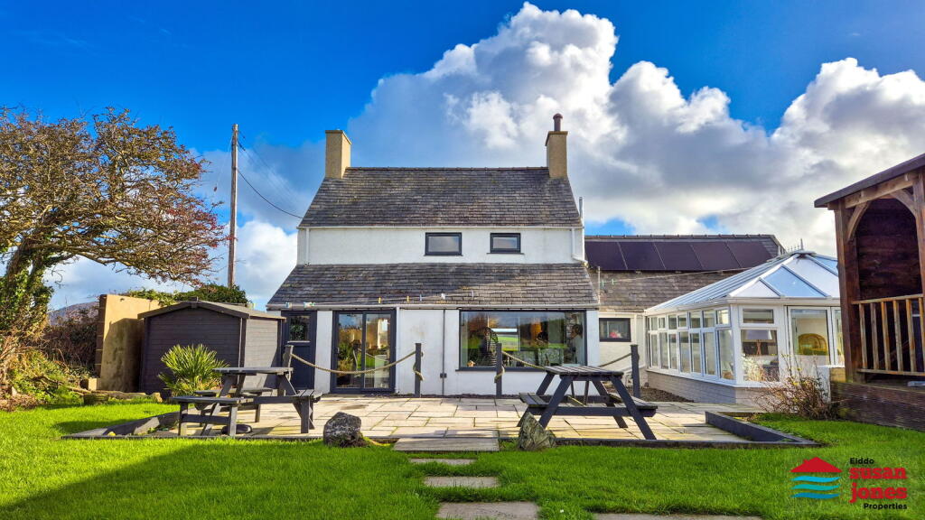 Main image of property: Edern, Morfa Nefyn LL53