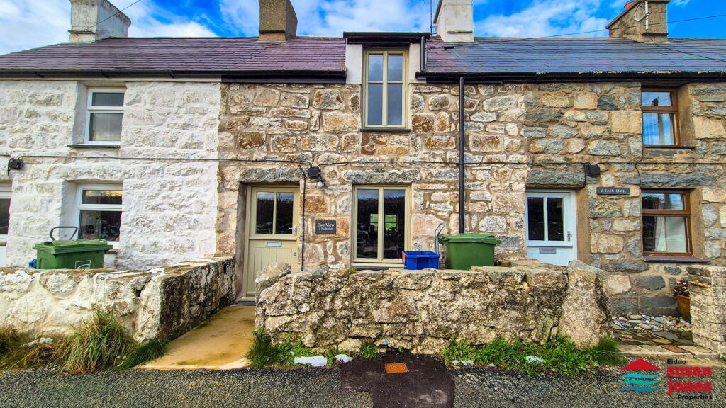 Main image of property: Tai Refail, Pencaerau, Nr Aberdaron LL53