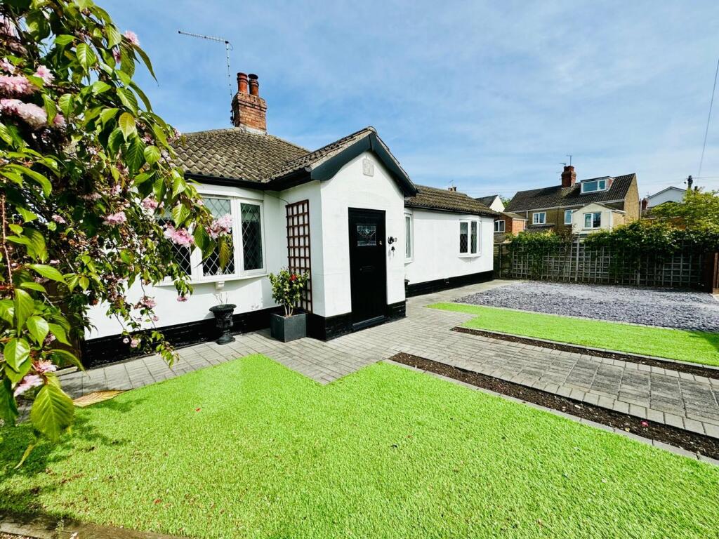 3 bedroom detached bungalow for sale in Willoughby Road, Bourne, PE10
